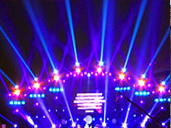 �������U